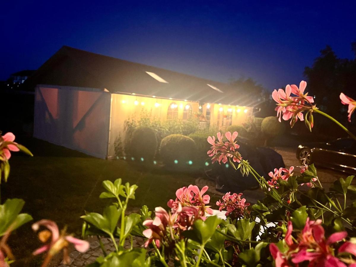 Villa Marlena อุสตรอเนียมอร์สเกีย ภายนอก รูปภาพ