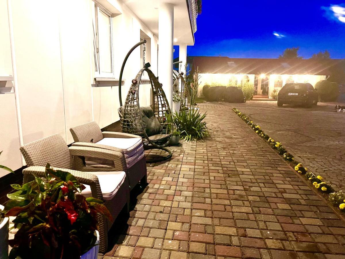 Villa Marlena อุสตรอเนียมอร์สเกีย ภายนอก รูปภาพ